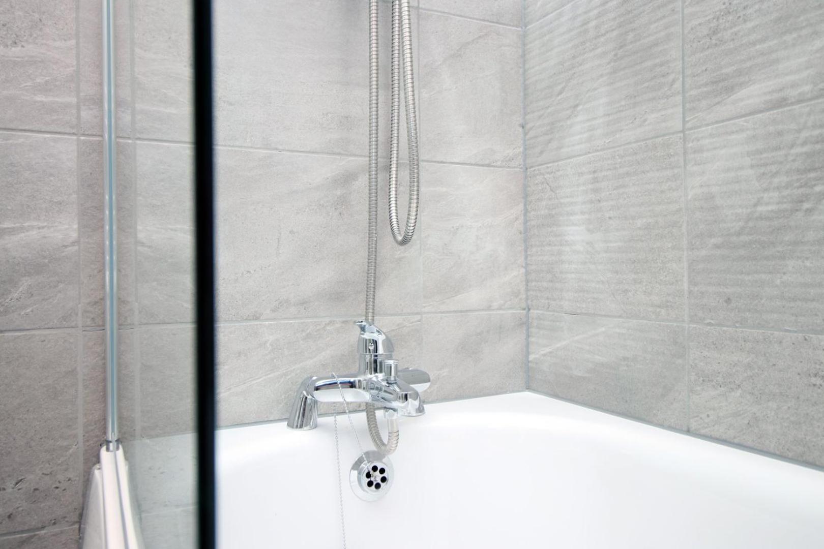 2 Bedroom With Free Parking Swindon Zewnętrze zdjęcie