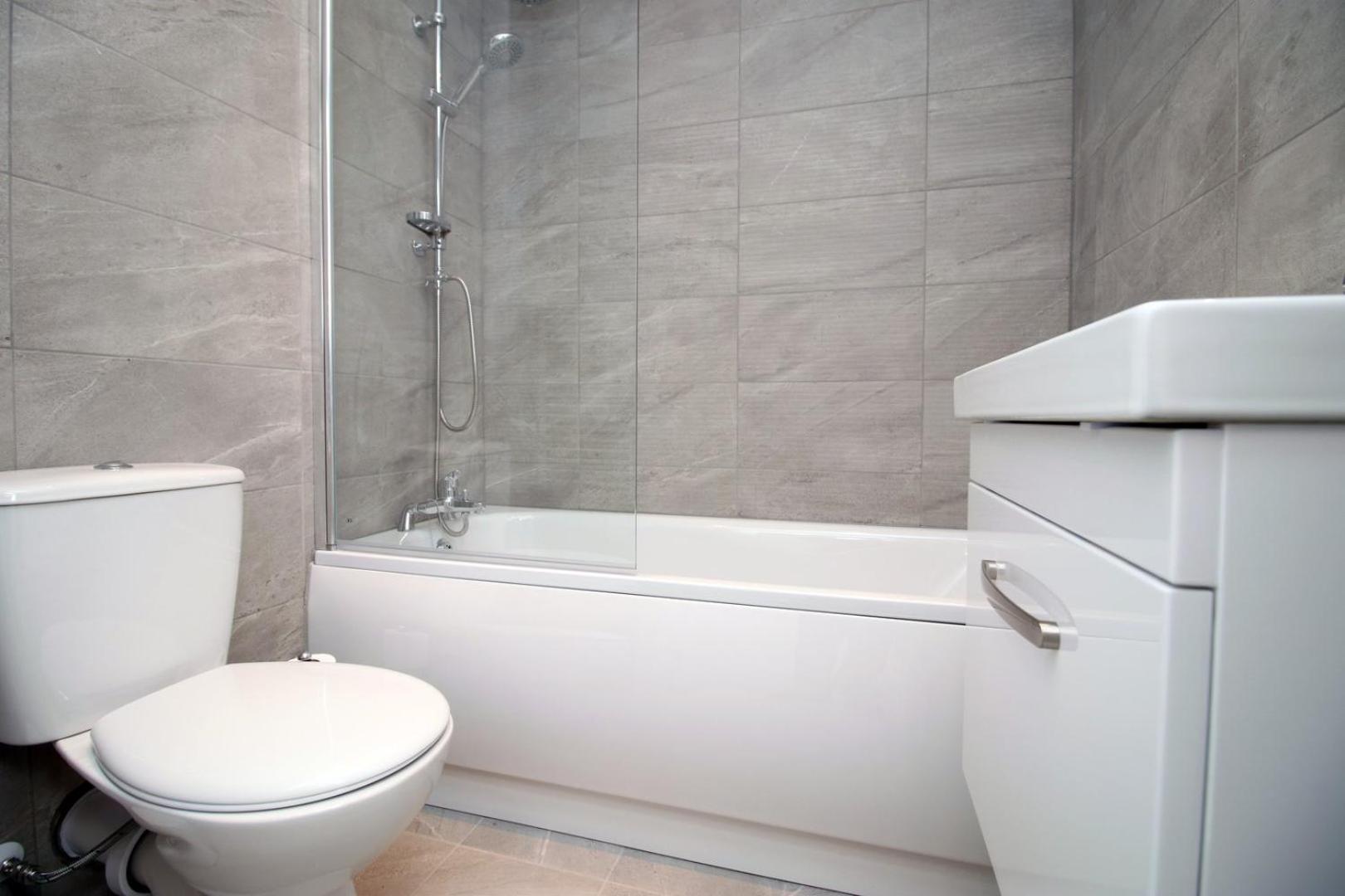 2 Bedroom With Free Parking Swindon Zewnętrze zdjęcie
